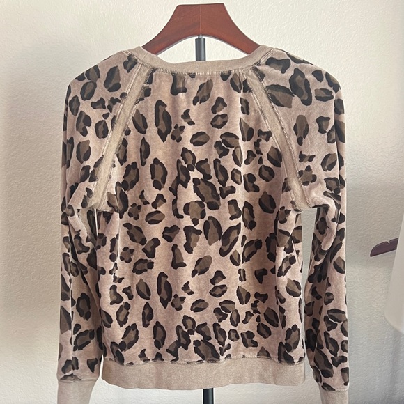 Juicy Couture velour Leopard Print Crewneck Taupe/Black - Picture 3 of 4